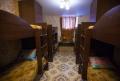 Недорогая 1-спальная кровать в мужской комнате хостела Барнаула
